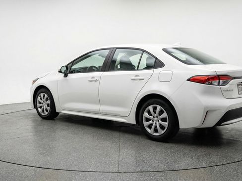 Used 2025 Toyota Corolla LE image 6