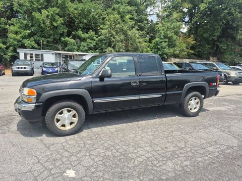 Used 2005 GMC Sierra 1500 SLE w/ Light Duty Power Package AWD/4WD image 2