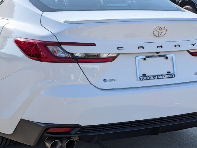 Used 2025 Toyota Camry SE FWD image 8