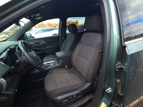 Used 2023 Chevrolet Traverse LT FWD image 10