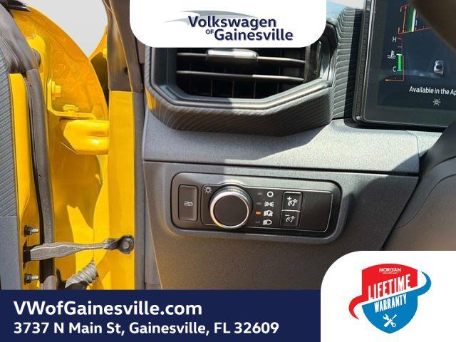 Used 2024 Ford Mustang Coupe RWD image 21