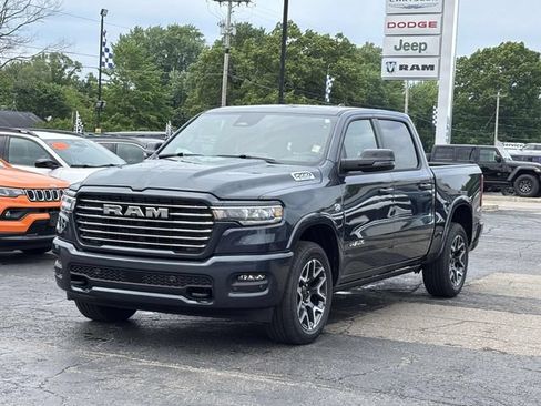 New 2026 RAM 1500 Laramie AWD/4WD image 32