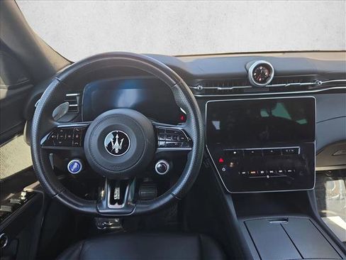 Used 2024 Maserati Grecale GT image 17