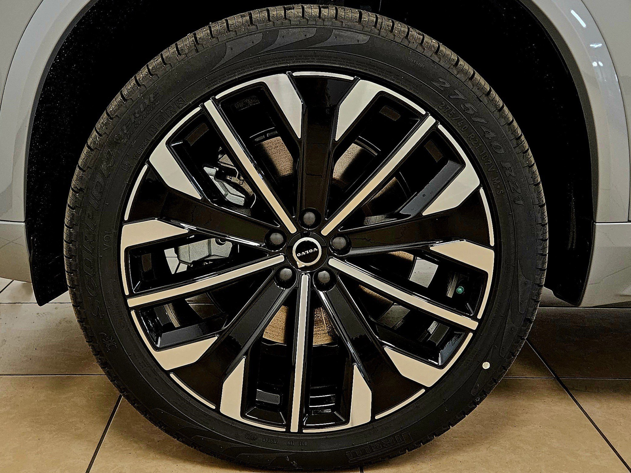 New 2026 Volvo XC90 T8 Plus w/ Protection Package Premier AWD/4WD image 47