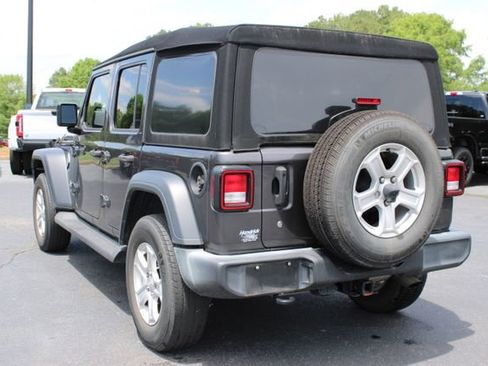 Used 2019 Jeep Wrangler Unlimited Sport S AWD/4WD image 11