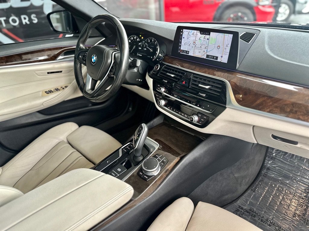 Used 2017 BMW 540i RWD image 25