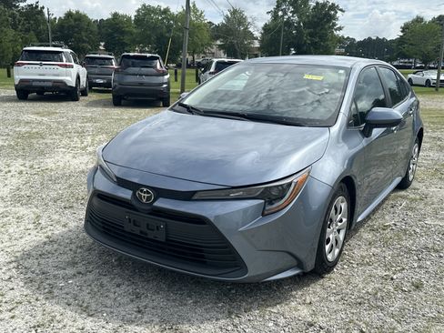Used 2023 Toyota Corolla LE FWD image 1