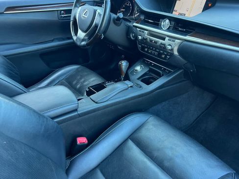 Used 2015 Lexus ES 350 w/ Luxury Package image 16