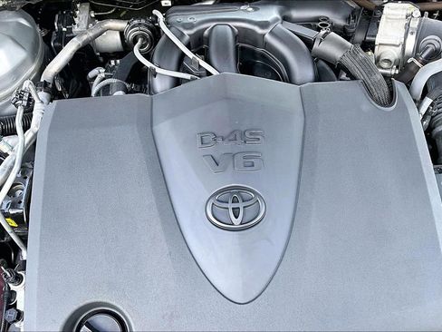 Used 2023 Toyota Camry XLE FWD image 31