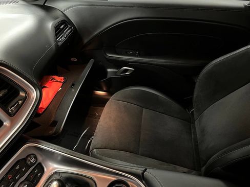 Used 2022 Dodge Challenger R/T Scat Pack w/ Shaker Package RWD image 40