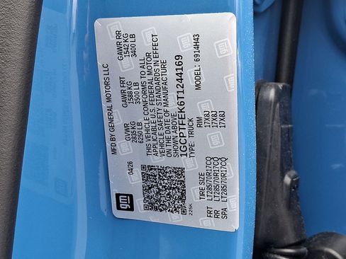 New 2026 Chevrolet Colorado ZR2 w/ Technology Package AWD/4WD image 18