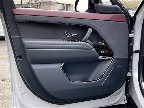 Used 2024 Land Rover Range Rover Sport Dynamic SE image 25