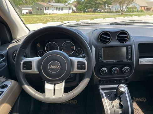 Used 2016 Jeep Compass High Altitude image 13