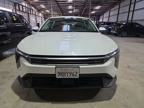 Used 2025 Kia K4 LXS image 7