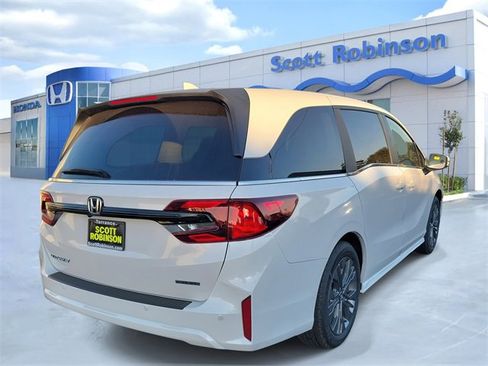New 2026 Honda Odyssey Touring image 4