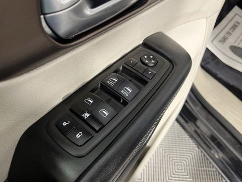 Used 2023 Chrysler Voyager LX FWD image 26