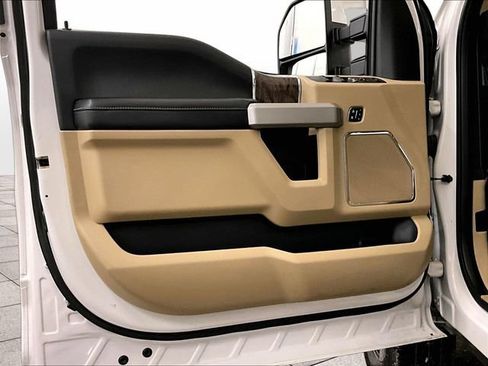 Used 2019 Ford F250 Lariat w/ Lariat Ultimate Package AWD/4WD image 23