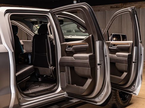 Used 2025 Chevrolet Silverado 1500 LT Trail Boss image 33