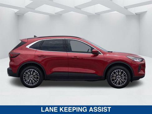 New 2025 Ford Escape SE image 3