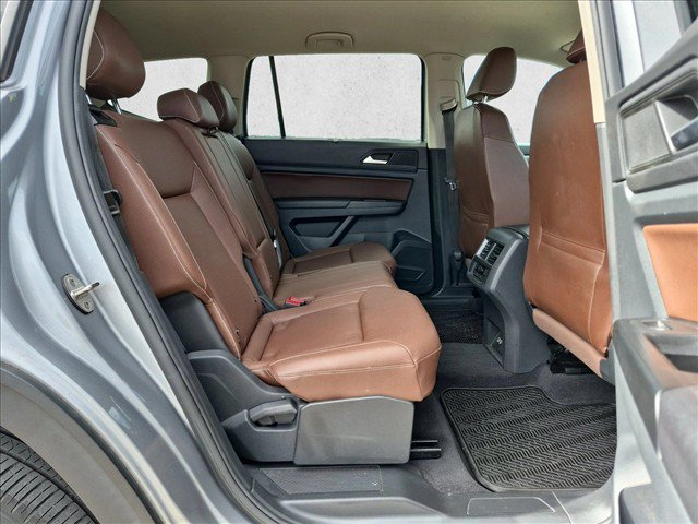 Used 2021 Volkswagen Atlas SE w/ Towing Package AWD/4WD image 17