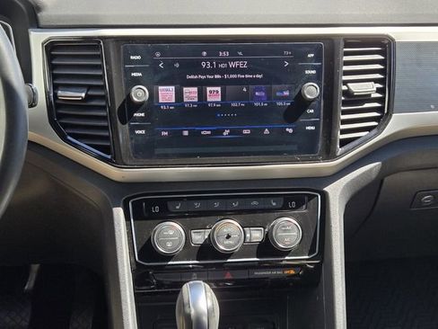 Certified 2023 Volkswagen Atlas Cross Sport SE FWD image 17
