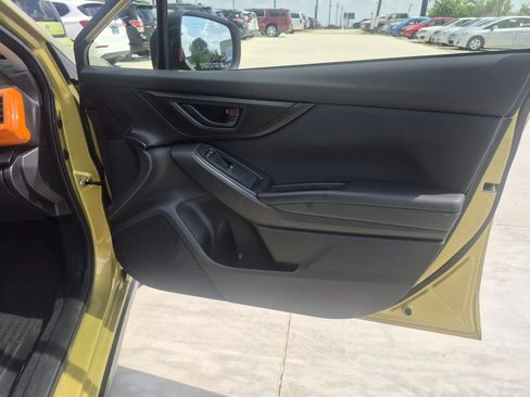 Used 2021 Subaru Crosstrek 2.0i Premium w/ Moonroof Package AWD/4WD image 15