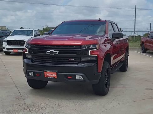 Used 2021 Chevrolet Silverado 1500 LT Trail Boss w/ Convenience Package II AWD/4WD image 3