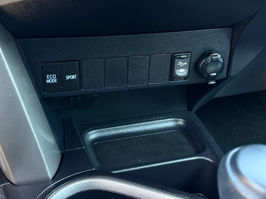 Used 2018 Toyota RAV4 XLE w/ Plus Extra Value Package AWD/4WD image 24