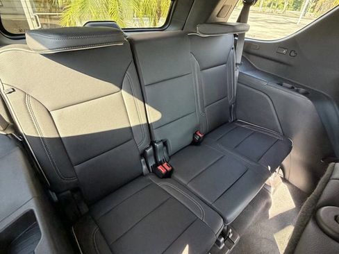 Used 2024 Chevrolet Tahoe Premier w/ Premium Package image 38