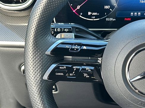 Certified 2025 Mercedes-Benz GLC 300 image 27