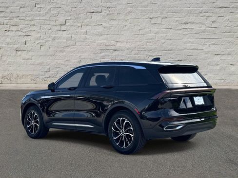 Used 2024 Lincoln Nautilus Premier AWD/4WD image 3