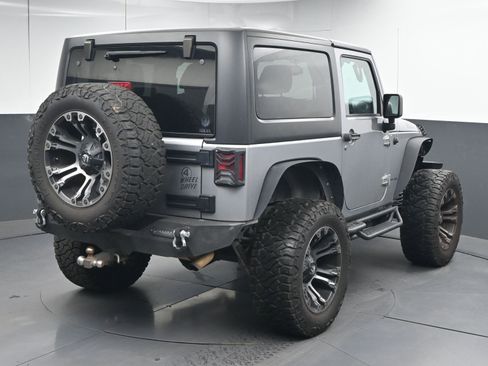 Used 2018 Jeep Wrangler Sport image 8