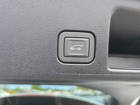 New 2025 Chevrolet Equinox EV RS image 10