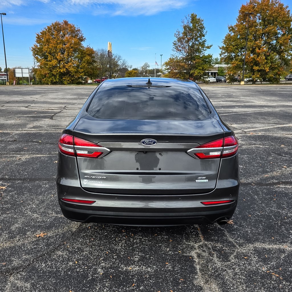 Used 2020 Ford Fusion SE FWD image 39