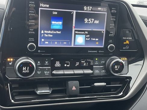 Used 2021 Toyota Highlander XLE image 43