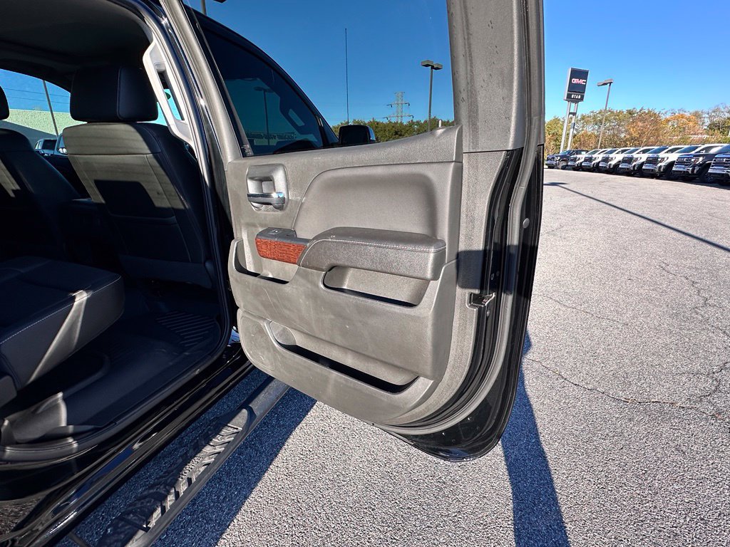 Used 2018 GMC Sierra 1500 SLT w/ SLT Preferred Package AWD/4WD image 17