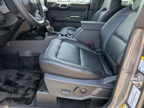 New 2026 Ford Bronco Badlands AWD/4WD image 9
