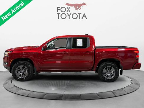 Used 2025 Nissan Frontier SV w/ SV Convenience Package AWD/4WD image 3
