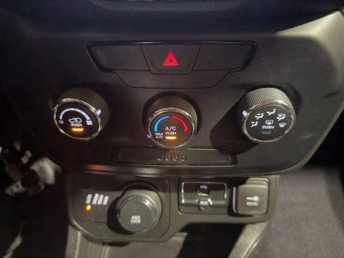 Used 2018 Jeep Renegade Sport w/ Power & Air Group AWD/4WD image 18