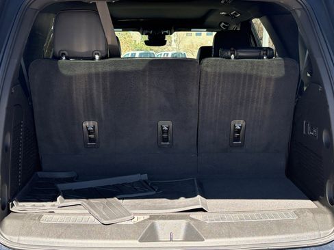 Used 2024 Chevrolet Tahoe High Country image 32