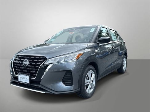 New 2025 Nissan Kicks Play S image 1
