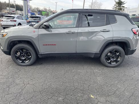 Used 2023 Jeep Compass Trailhawk image 6