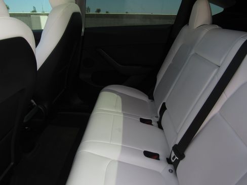 Used 2023 Tesla Model Y Performance AWD/4WD image 12