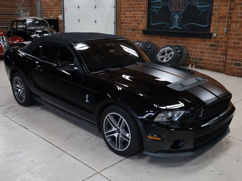 Used 2010 Ford Mustang Shelby GT500 image 11