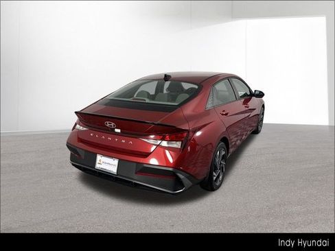 Certified 2025 Hyundai Elantra Sport FWD image 44