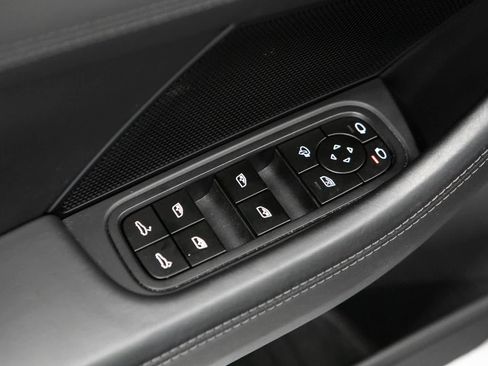 Certified 2023 Porsche Panamera RWD image 19