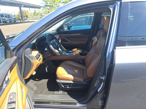 Used 2023 INFINITI QX60 Sensory w/ Vision Package AWD/4WD image 4
