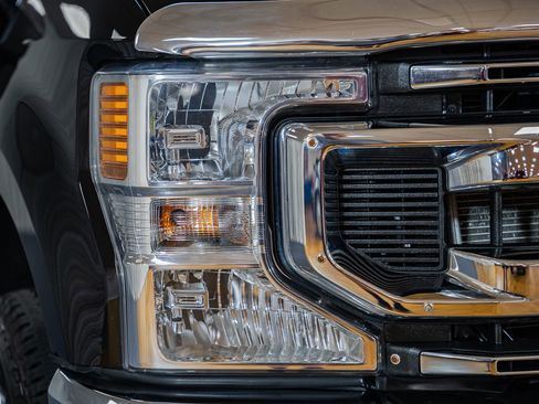 Used 2021 Ford F250 XLT w/ XLT Premium Package image 13