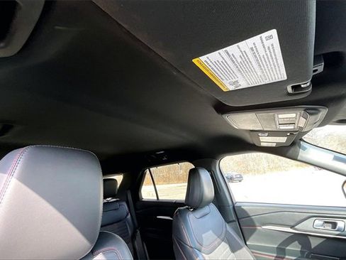 Used 2025 Ford Explorer ST-Line w/ Premium Package image 22