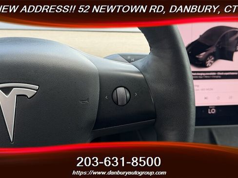 Used 2022 Tesla Model Y Long Range AWD/4WD image 19